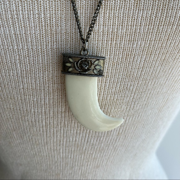Faux Ivory Boho Tooth Necklace - Picture 4 of 8